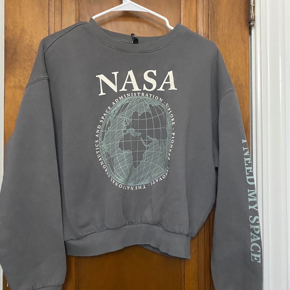 H&M NASA crewneck